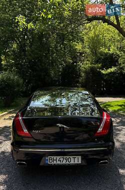 Седан Jaguar XJ 2010 в 