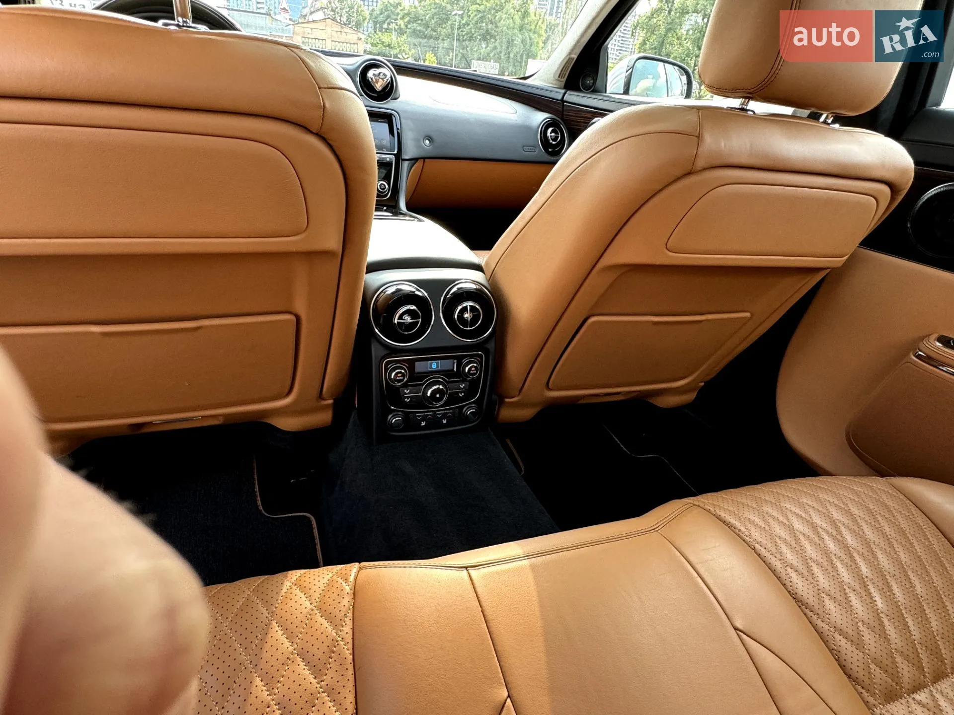 2017 Jaguar XJ - мініатюра 26