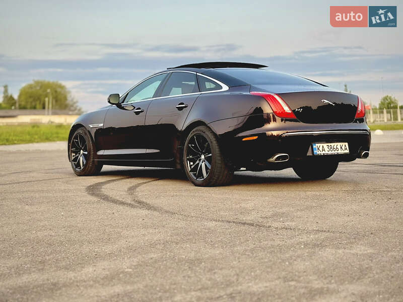 Jaguar XJ 2011