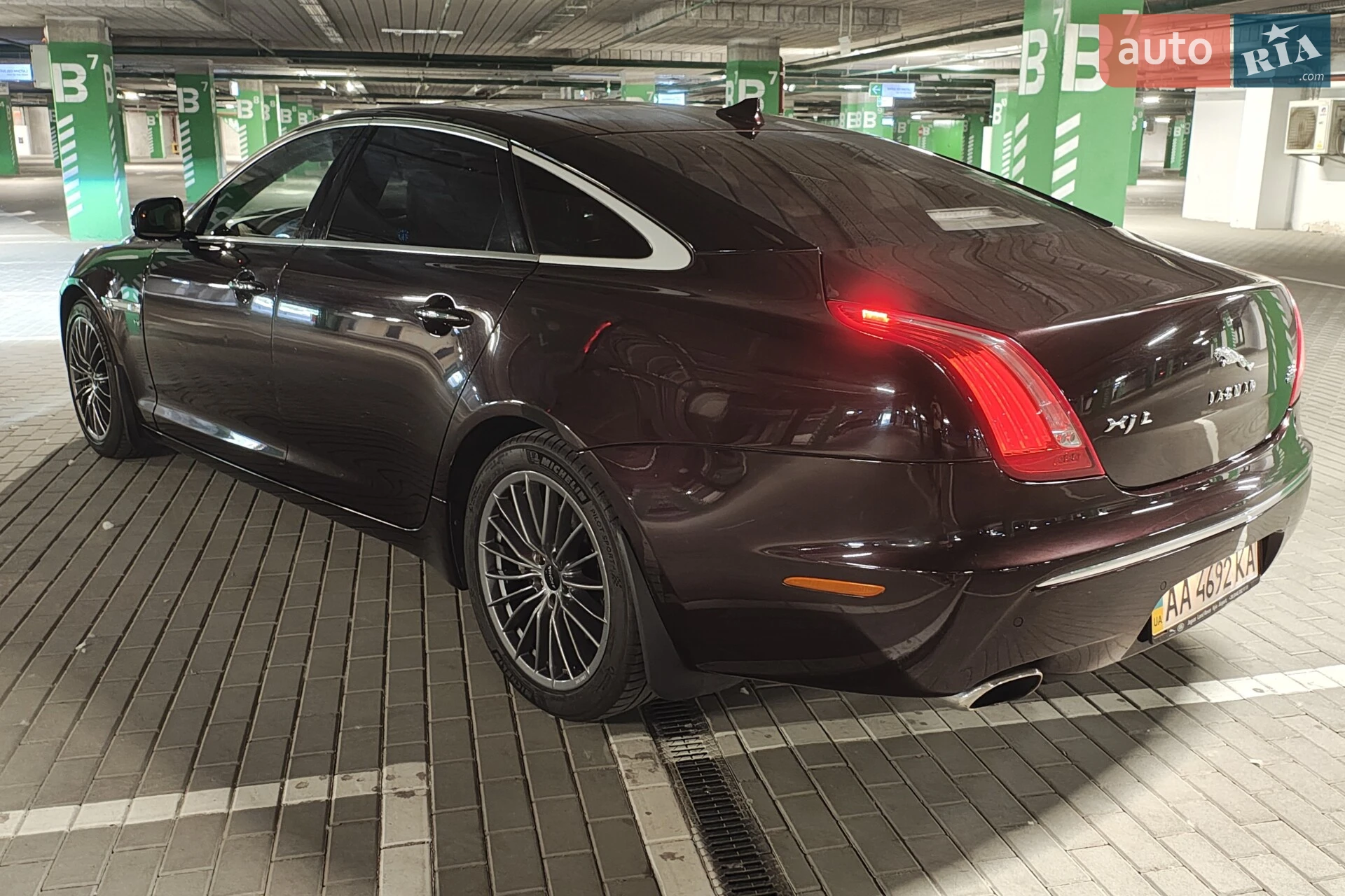 2013 Jaguar XJ - мініатюра 16