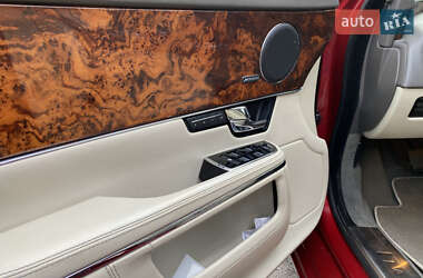 Седан Jaguar XJ 2013 в 