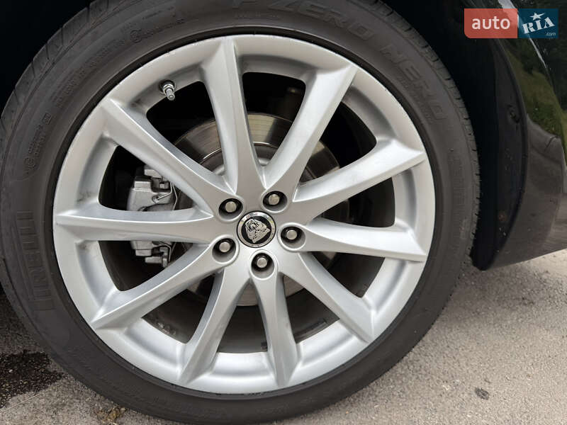 Седан Jaguar XJ 2014 в Борисполе