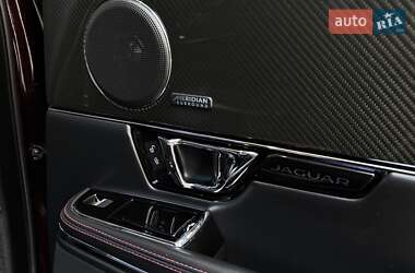 Седан Jaguar XJ 2016 в 