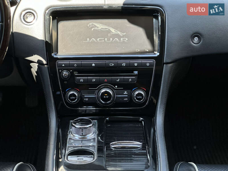 Седан Jaguar XJ 2017 в Івано-Франківську