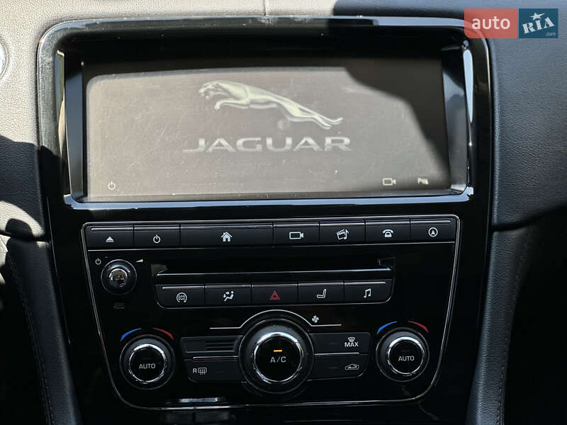 Седан Jaguar XJ 2017 в Івано-Франківську