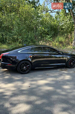 Седан Jaguar XJ 2015 в Києві