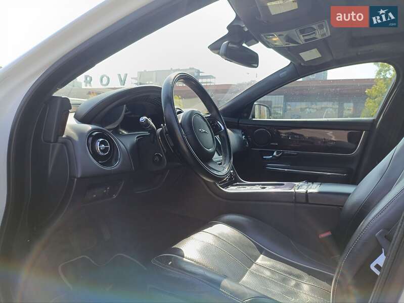 Седан Jaguar XJ 2013 в Киеве фото 5 Седан Jaguar XJ 2013 в Киеве