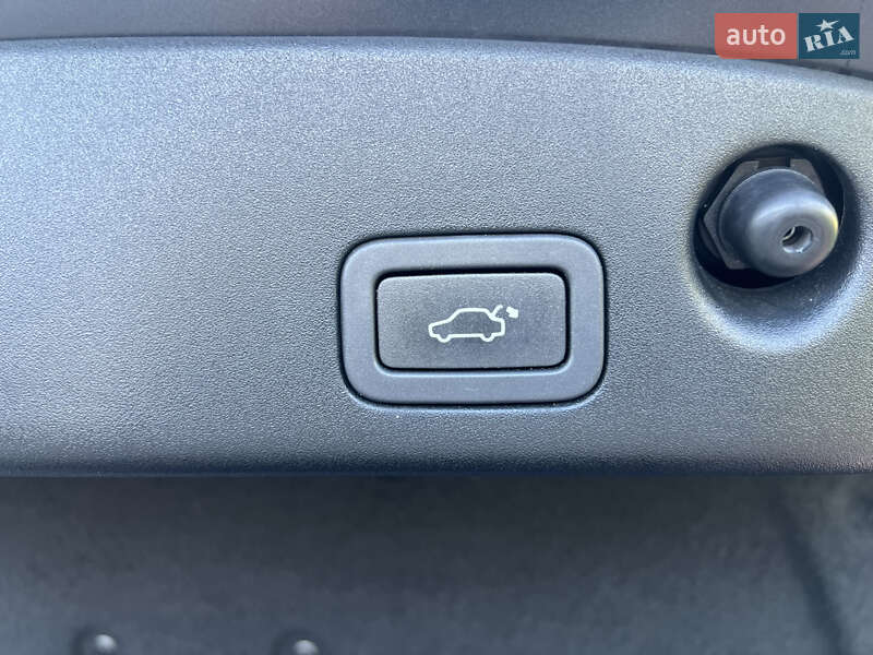 Седан Jaguar XJ 2013 в Києві