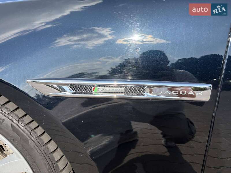 Седан Jaguar XJ 2015 в Житомирі