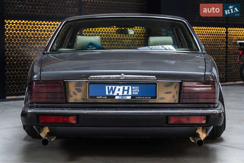 Седан Jaguar XJ 1993 в Луцьку
