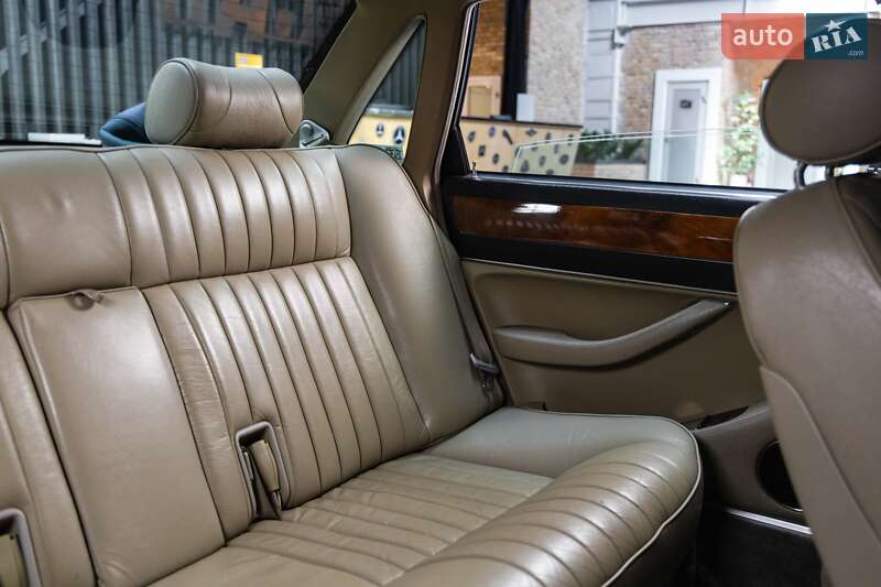 Седан Jaguar XJ 1993 в Луцьку