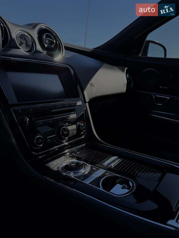 Седан Jaguar XJ 2015 в Киеве фото 25 Седан Jaguar XJ 2015 в Киеве
