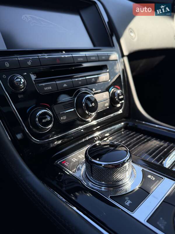 Седан Jaguar XJ 2015 в Киеве фото 27 Седан Jaguar XJ 2015 в Киеве