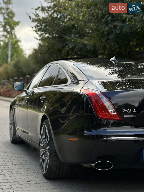 Седан Jaguar XJ 2013 в Києві