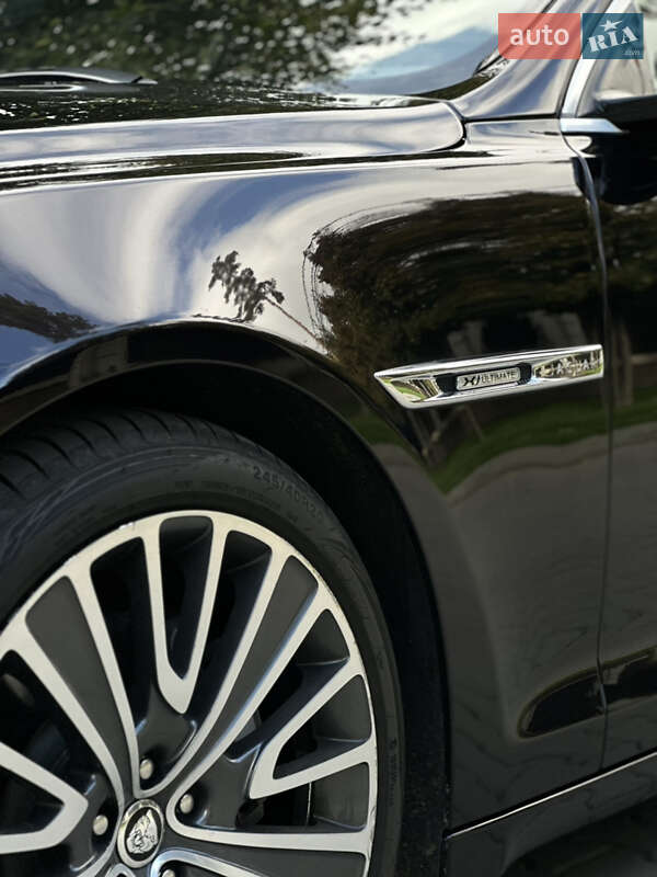 Седан Jaguar XJ 2013 в Києві