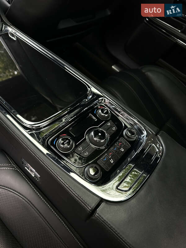 Седан Jaguar XJ 2013 в Києві