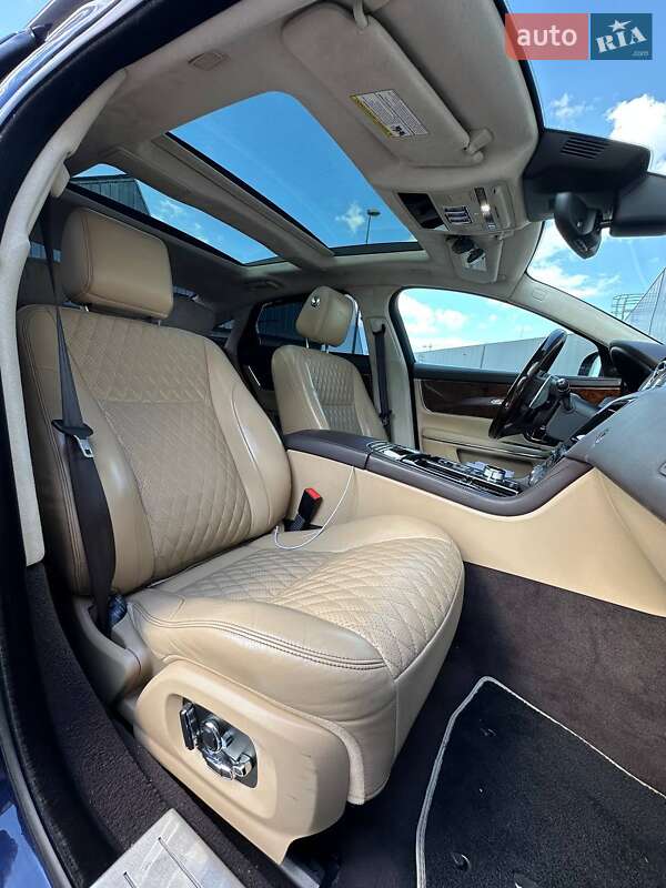 Седан Jaguar XJ 2018 в Киеве