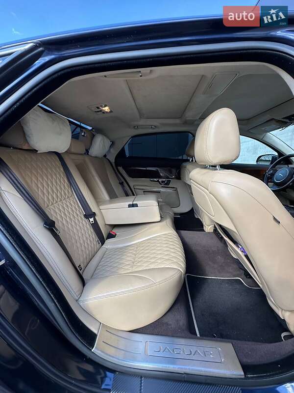 Седан Jaguar XJ 2018 в Киеве
