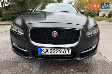 Седан Jaguar XJ 2015 в  фото 5 Седан Jaguar XJ 2015 в