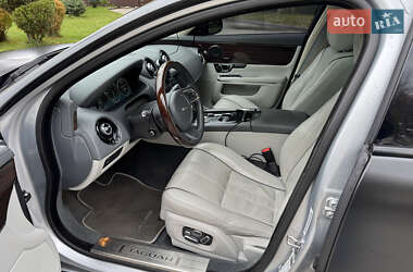 Седан Jaguar XJ 2015 в  фото 18 Седан Jaguar XJ 2015 в