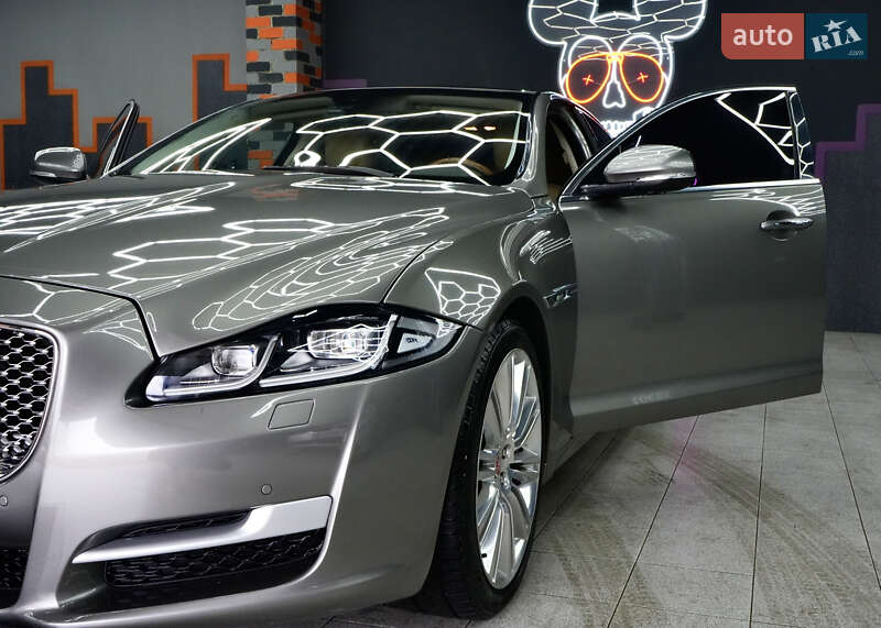 Седан Jaguar XJ 2017 в Житомире