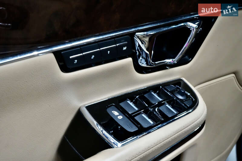 Седан Jaguar XJ 2017 в Житомире