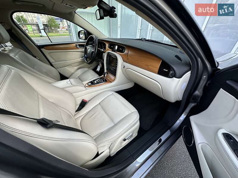 Седан Jaguar XJ 2008 в Києві