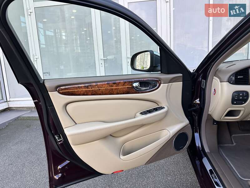 Седан Jaguar XJ 2008 в Киеве