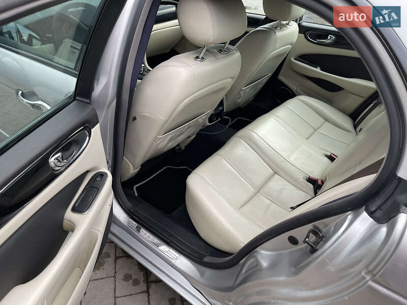 Седан Jaguar XJ 2003 в Ивано-Франковске