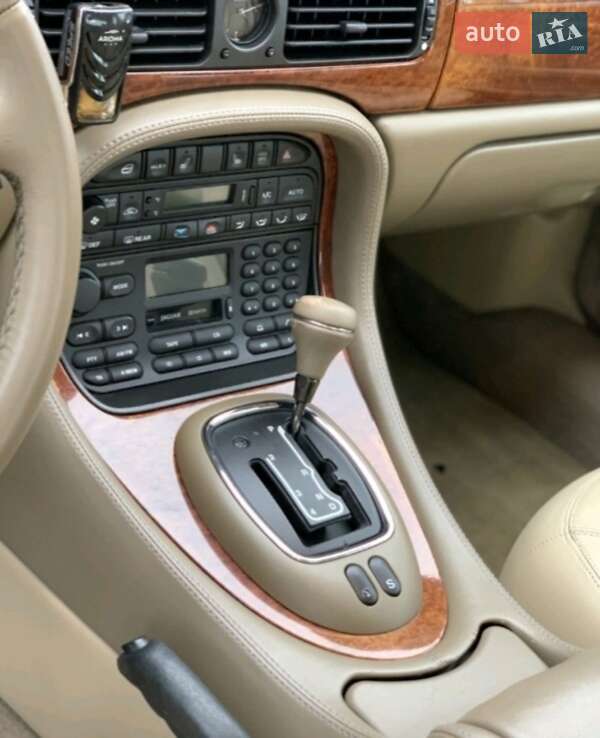 Седан Jaguar XJ 2000 в Киеве