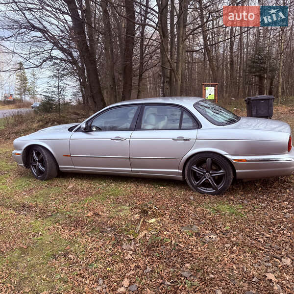 Седан Jaguar XJ 2003 в Ивано-Франковске