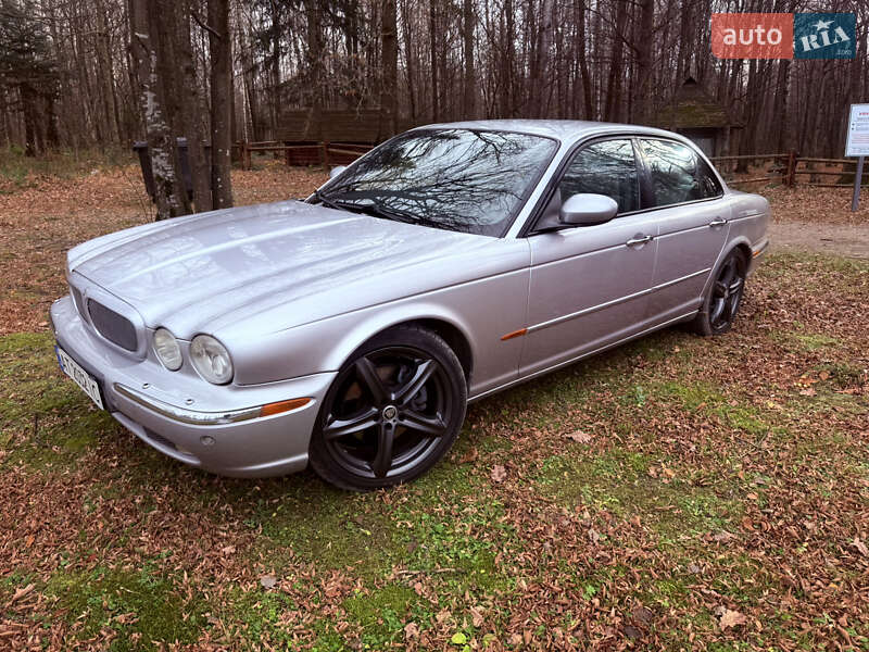 Седан Jaguar XJ 2003 в Ивано-Франковске