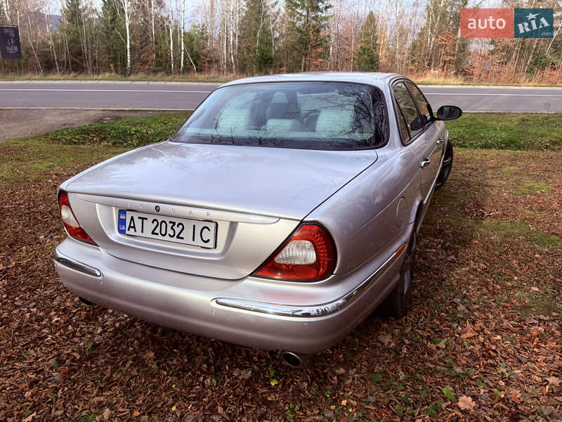 Седан Jaguar XJ 2003 в Ивано-Франковске