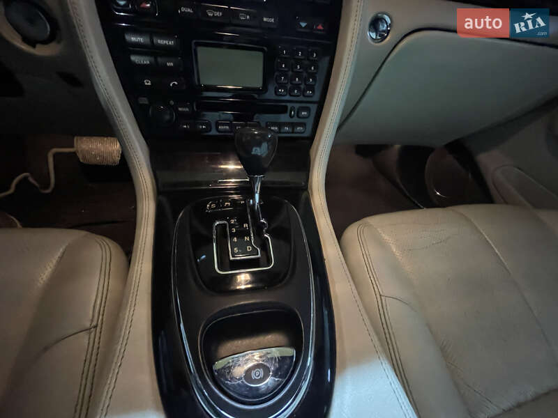 Седан Jaguar XJ 2003 в Ивано-Франковске