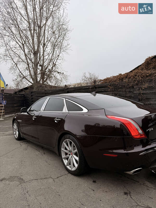 Седан Jaguar XJ 2014 в Києві