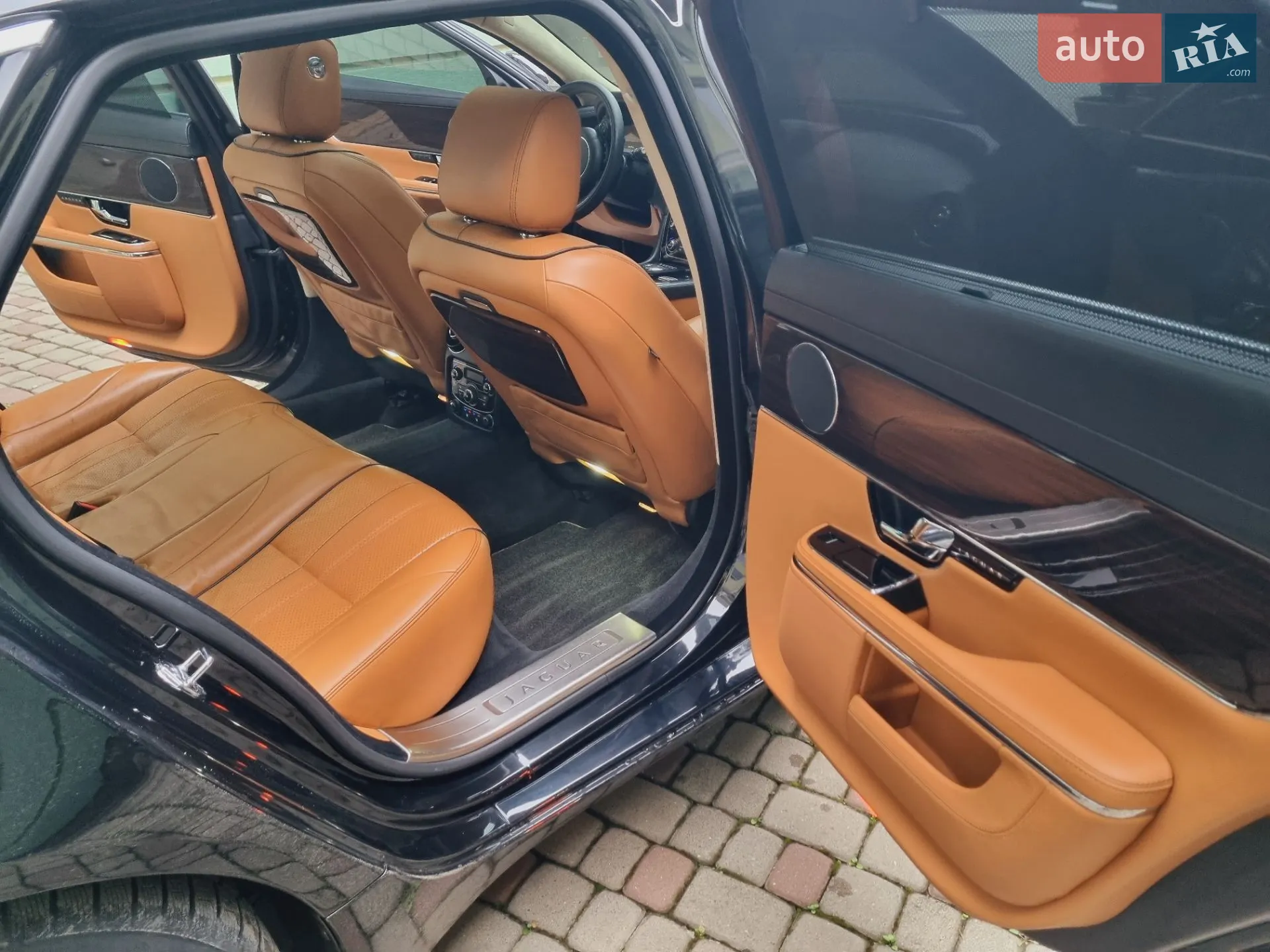 2010 Jaguar XJ - мініатюра 39