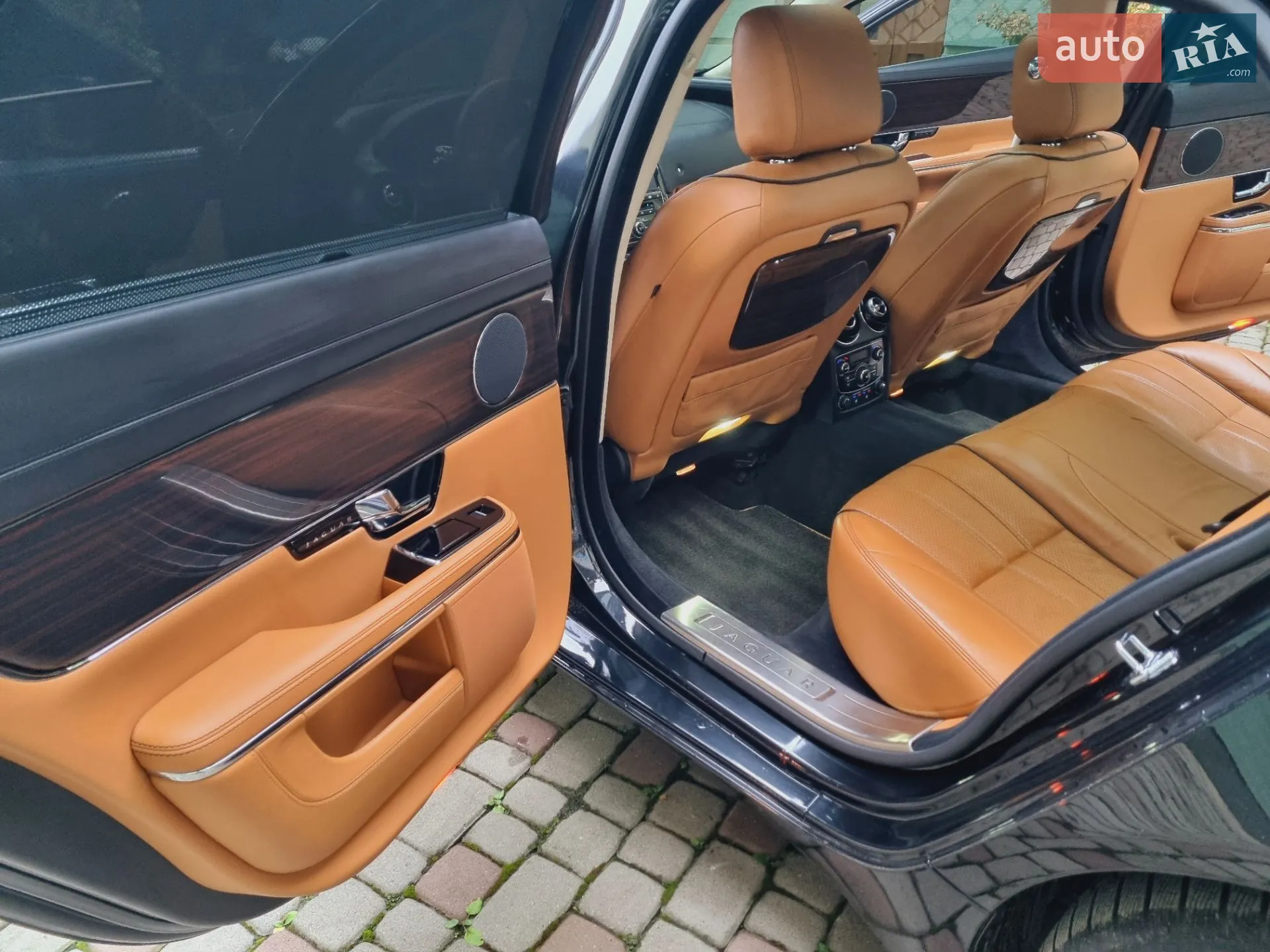 2010 Jaguar XJ - мініатюра 25