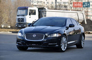 Седан Jaguar XJ 2015 в Киеве