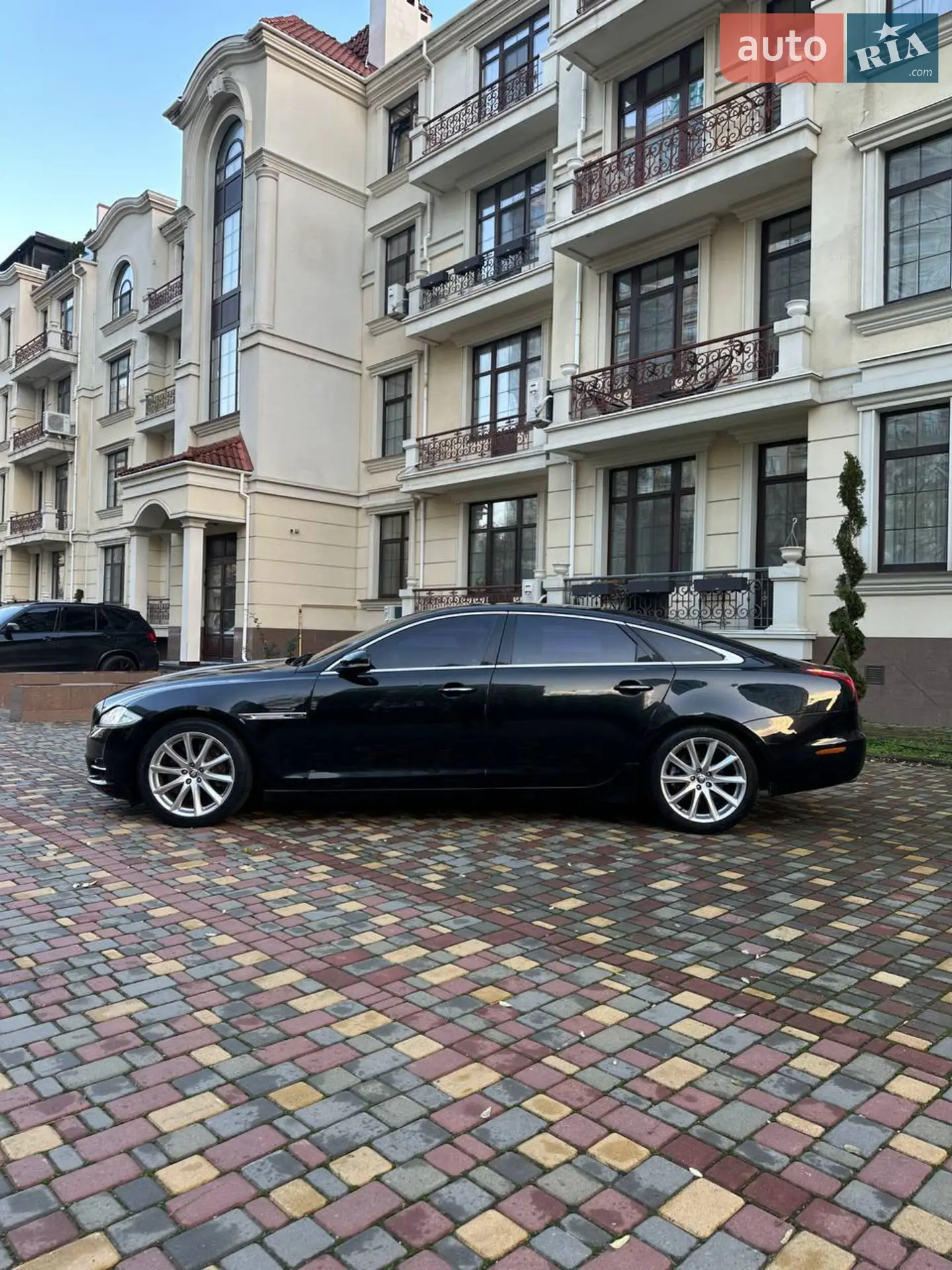 2012 Jaguar XJ - мініатюра 3