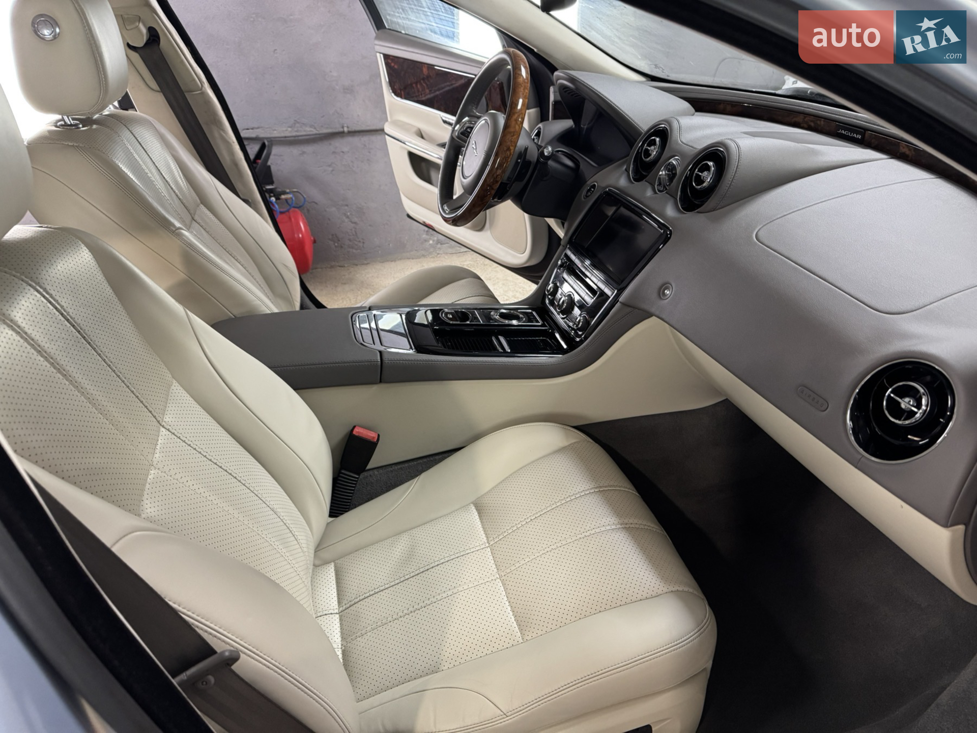 2014 Jaguar XJ - мініатюра 8