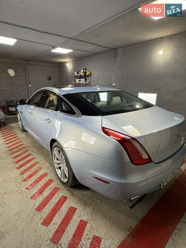 Седан Jaguar XJ 2014 в Шаргороді