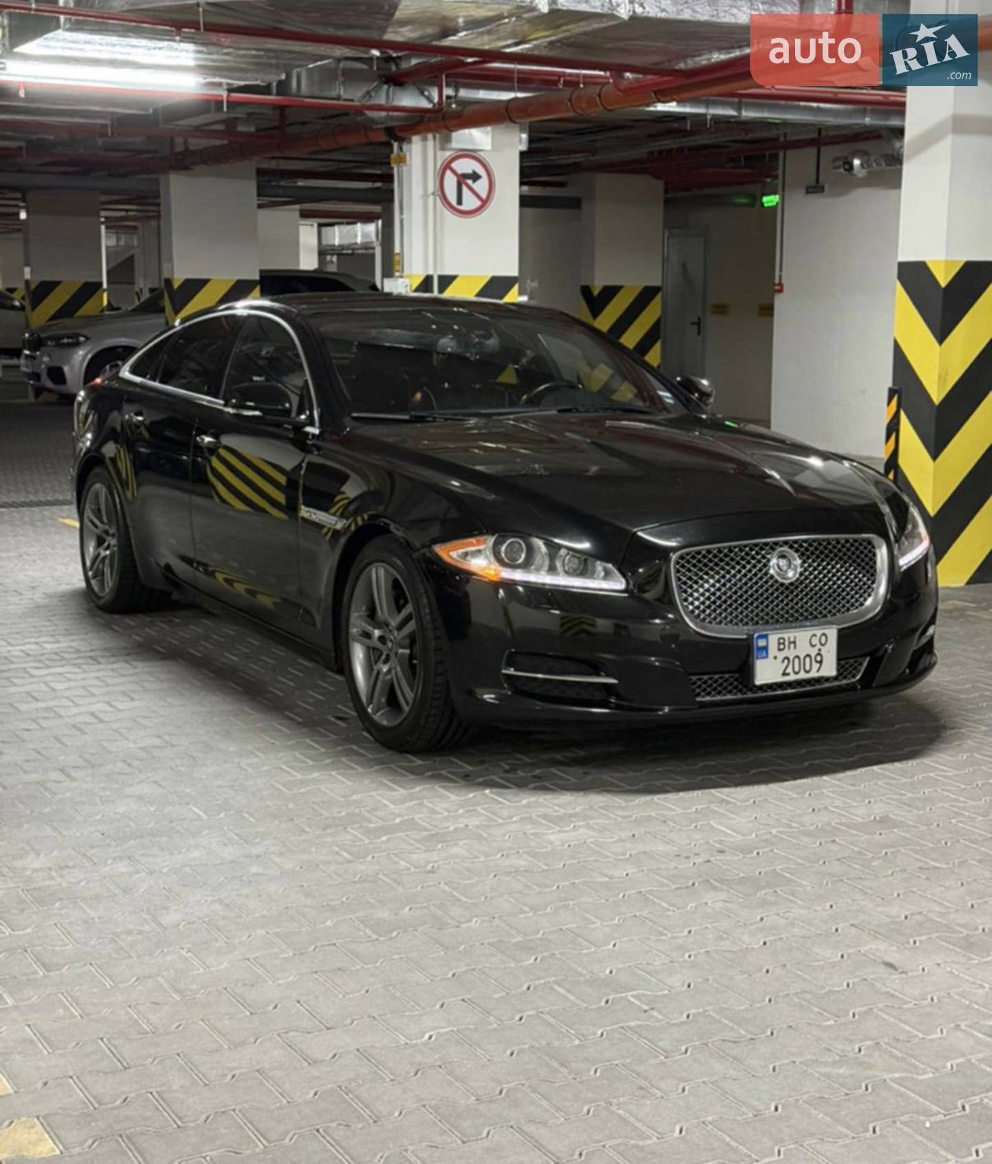 2012 Jaguar XJ - мініатюра 2