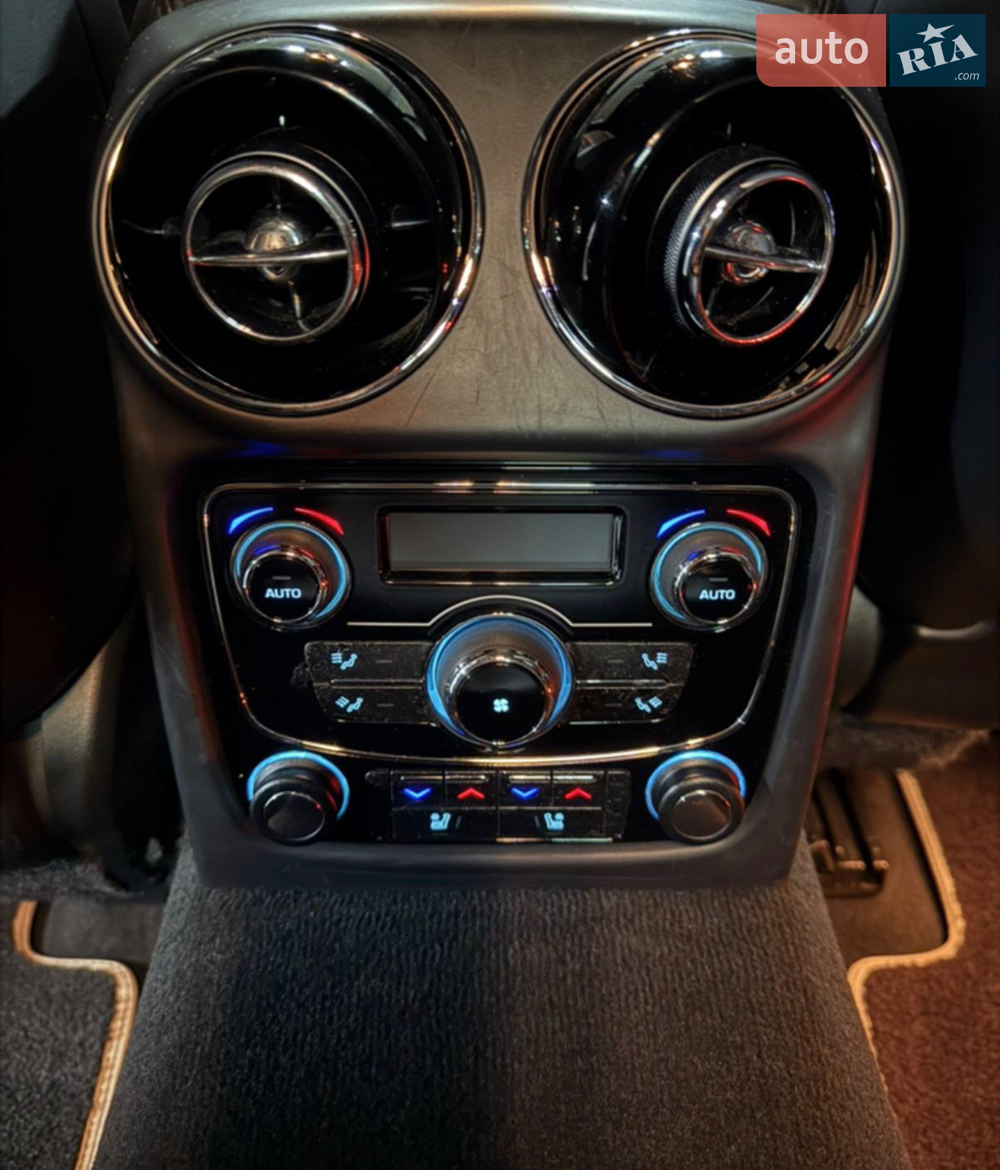 2012 Jaguar XJ - мініатюра 13