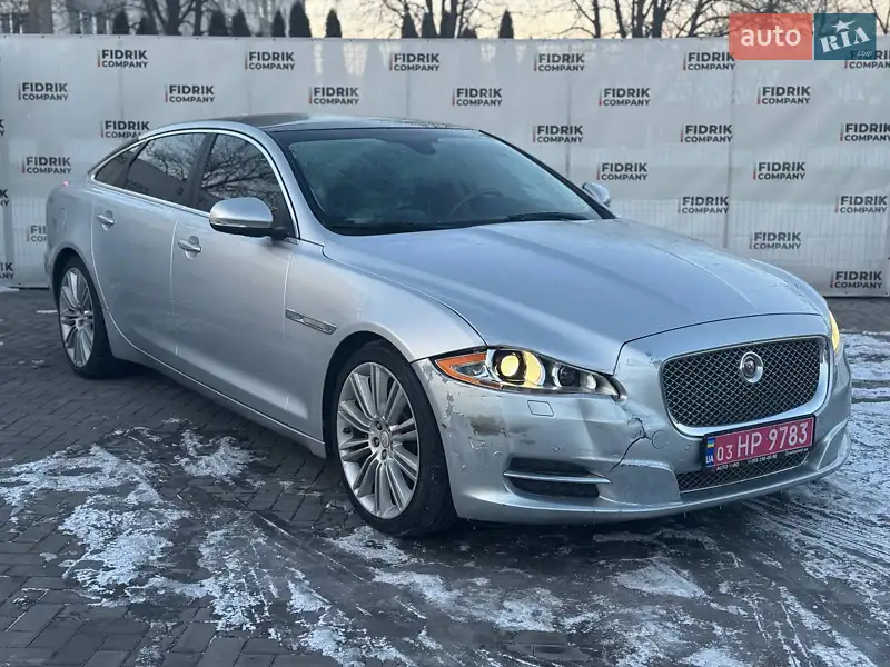 Jaguar XJ