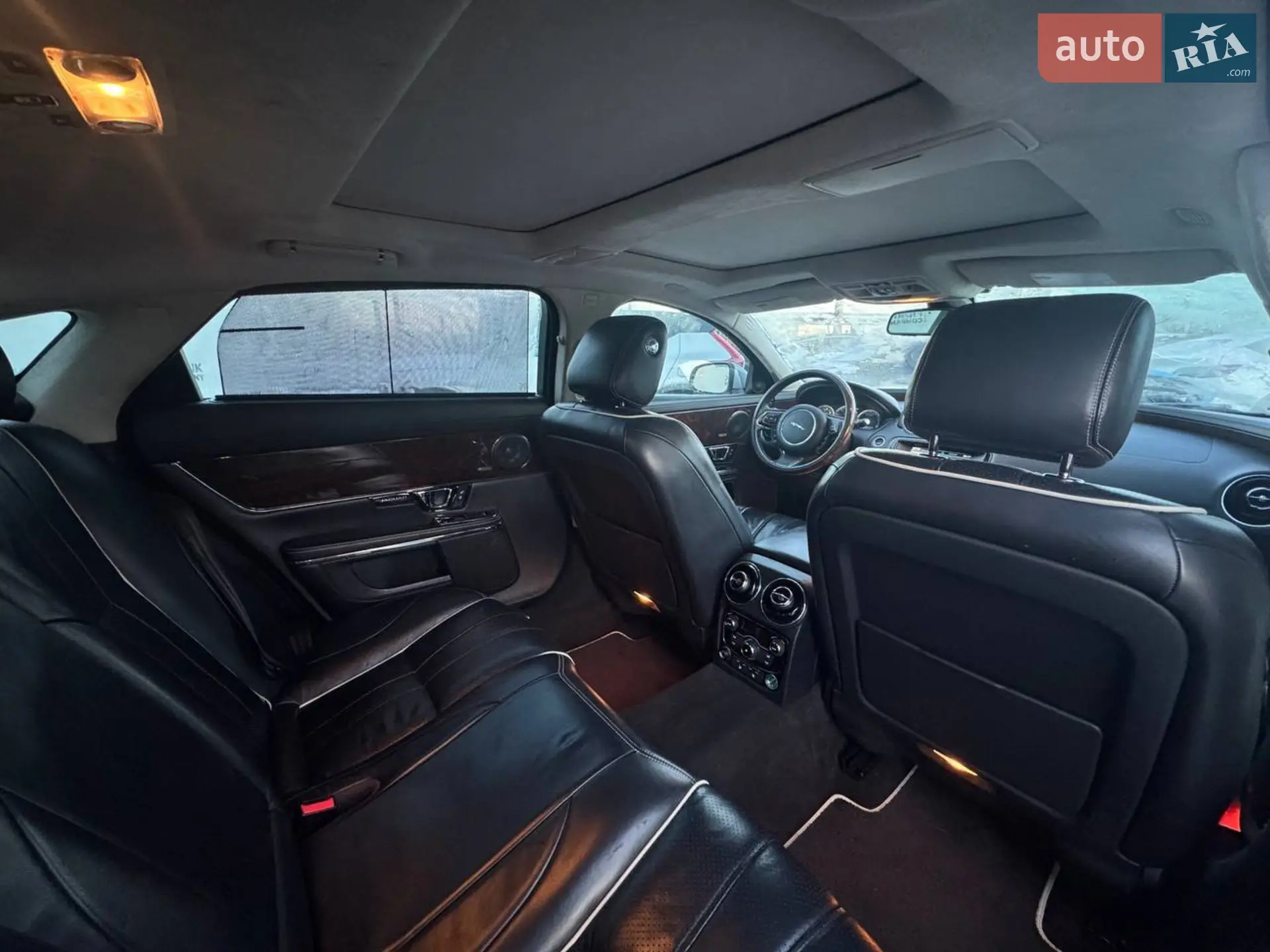 2015 Jaguar XJ - мініатюра 8
