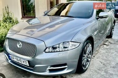Седан Jaguar XJ 2010 в Львові