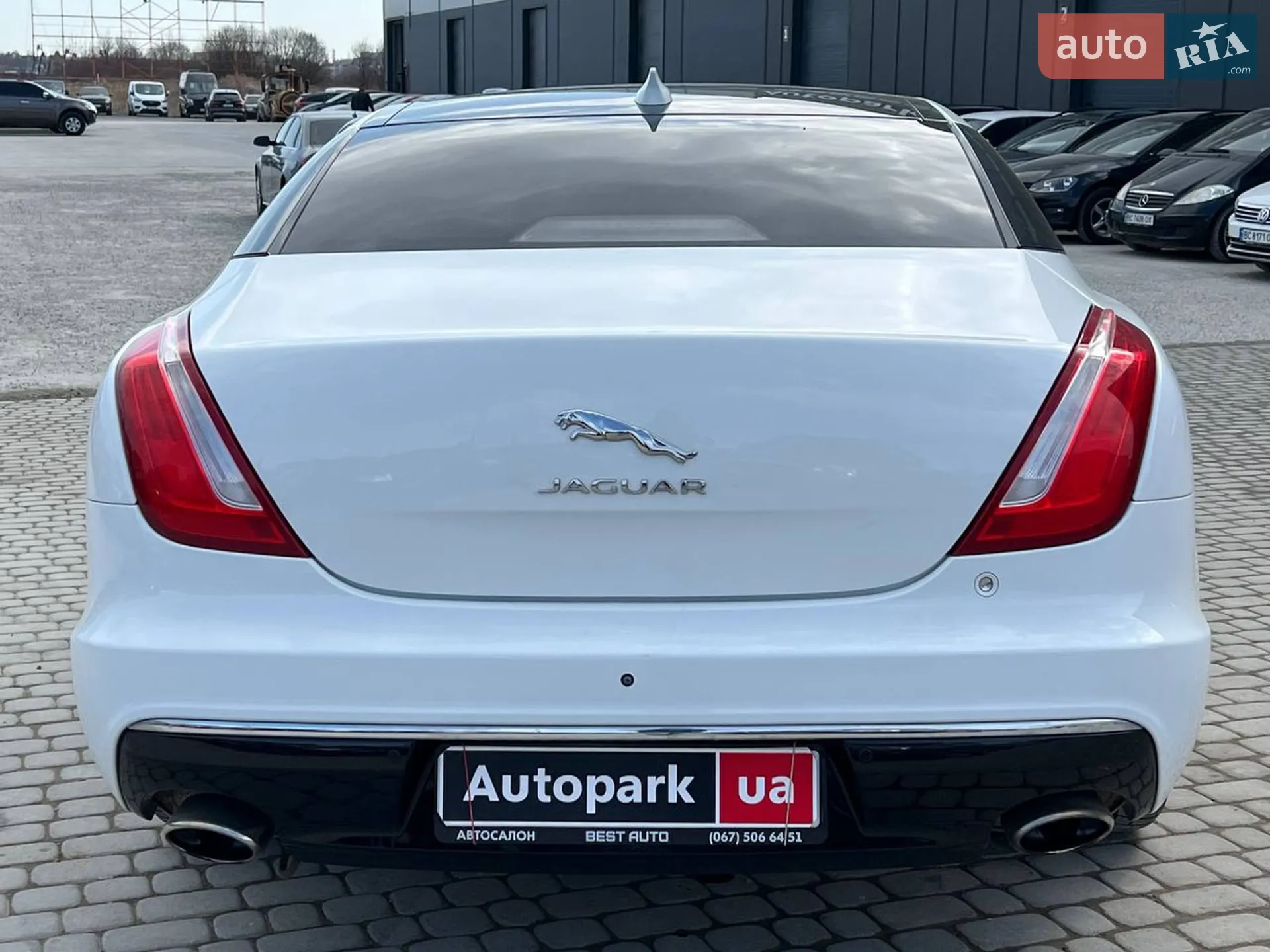 2017 Jaguar XJ - мініатюра 6