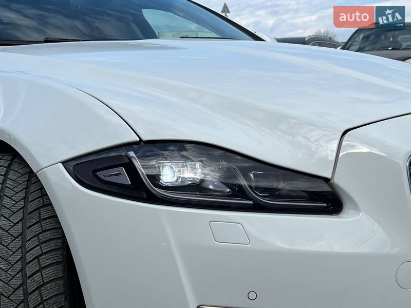 Седан Jaguar XJ 2017 в Львове