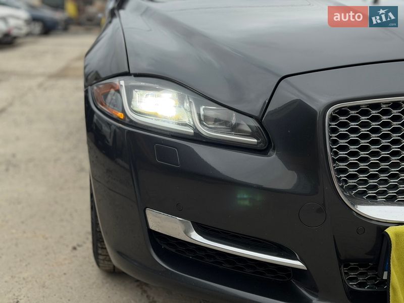Седан Jaguar XJ 2016 в Житомире