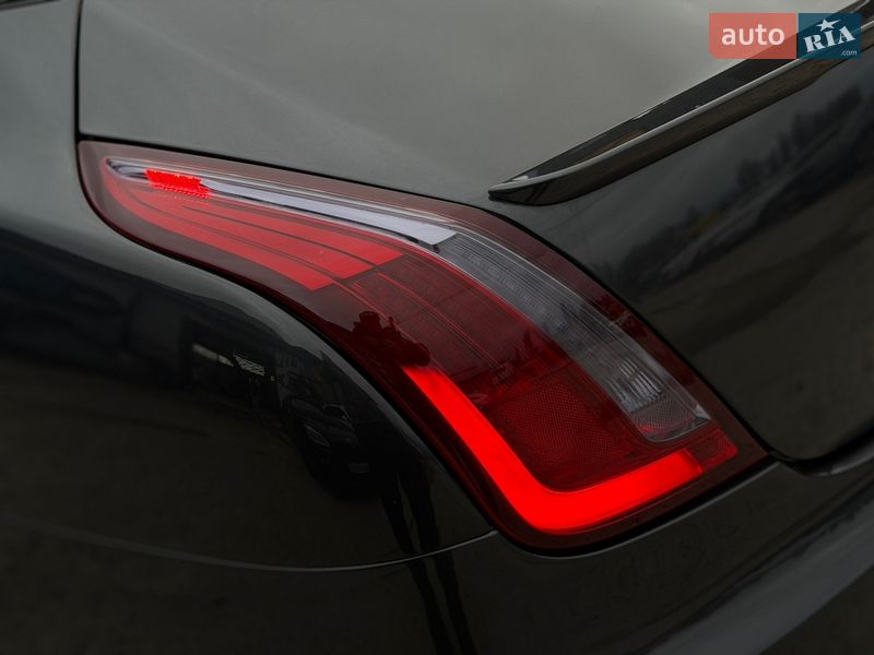 Седан Jaguar XJ 2016 в Житомире